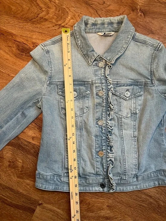 White House Black Market Denim Jacket  size 6 Ruffle Front Light Wash Stretch - Picture 8 of 9